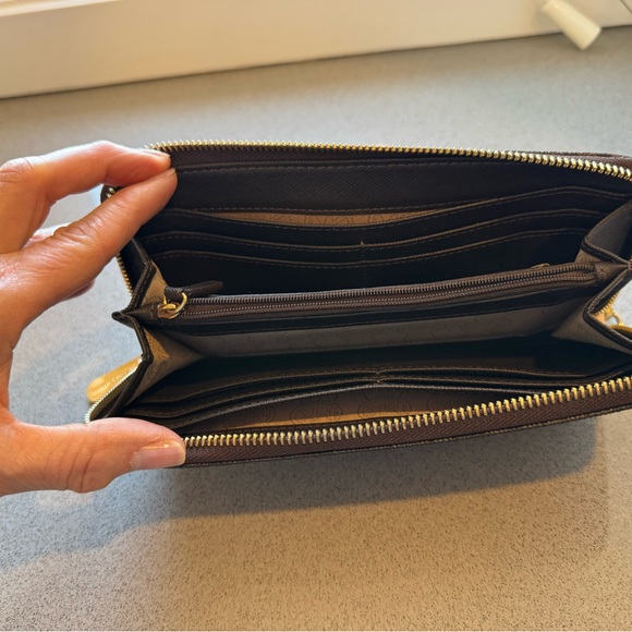 Michael Kors Logo Patterned Wallet - Picture 3 of 6